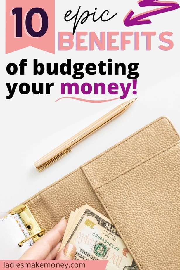 Here are the benefits of starting a budget. First it will help organize your finances. Struggling to make ends meet in your personal finances? Check out these best tips and surprising benefits to BUDGETING. Learn why you need to live on a budget and how it can truly transform your life, # 3 is a game changer! Dave Ramsey is sure to love these ideas so every month you know exactly where your money goes. Learn to stretch your paycheck so you can start saving money and investing in your family and future, retirement. #personalfinance #budget