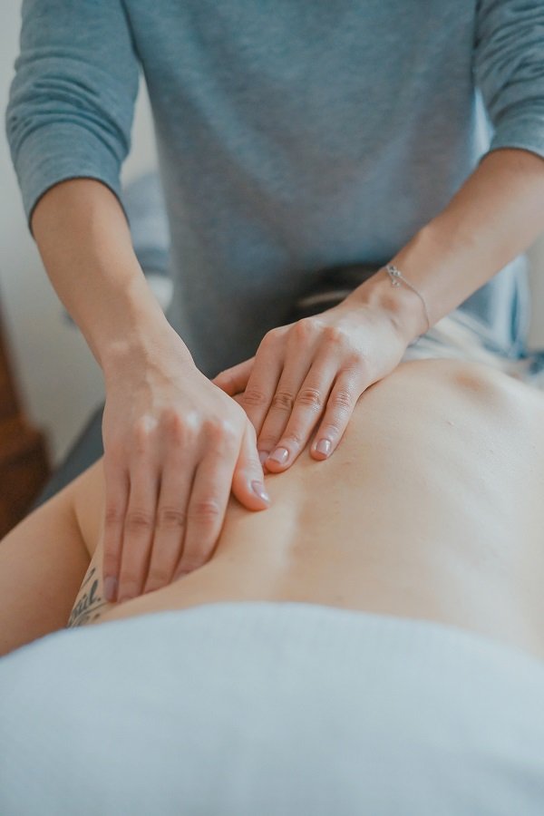 Why you should practice self-care in order to be a successful entrepreneur! Practicing self-love is essential to staying healthy and great for the mind. A list of 10 ways to practice Self-care and reduce stress #motivation #selfcare #selflove