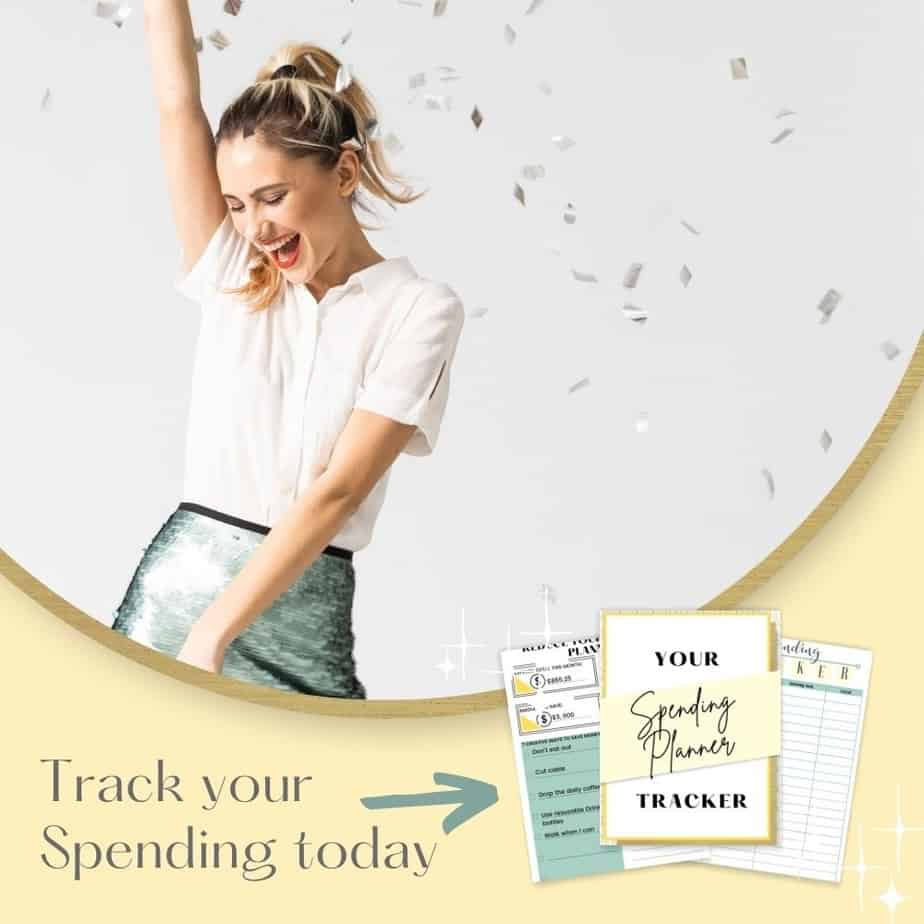 Spending tracker. Grab your free tracker today and save money right now! #spendingtracker