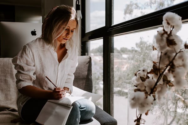 Here are a few valuable lessons you can learn from women in business. If you are a women entrepreneur running your own business and need inspiration, read this. Women Inspiring women is huge #womenentrepreneur #girlboss